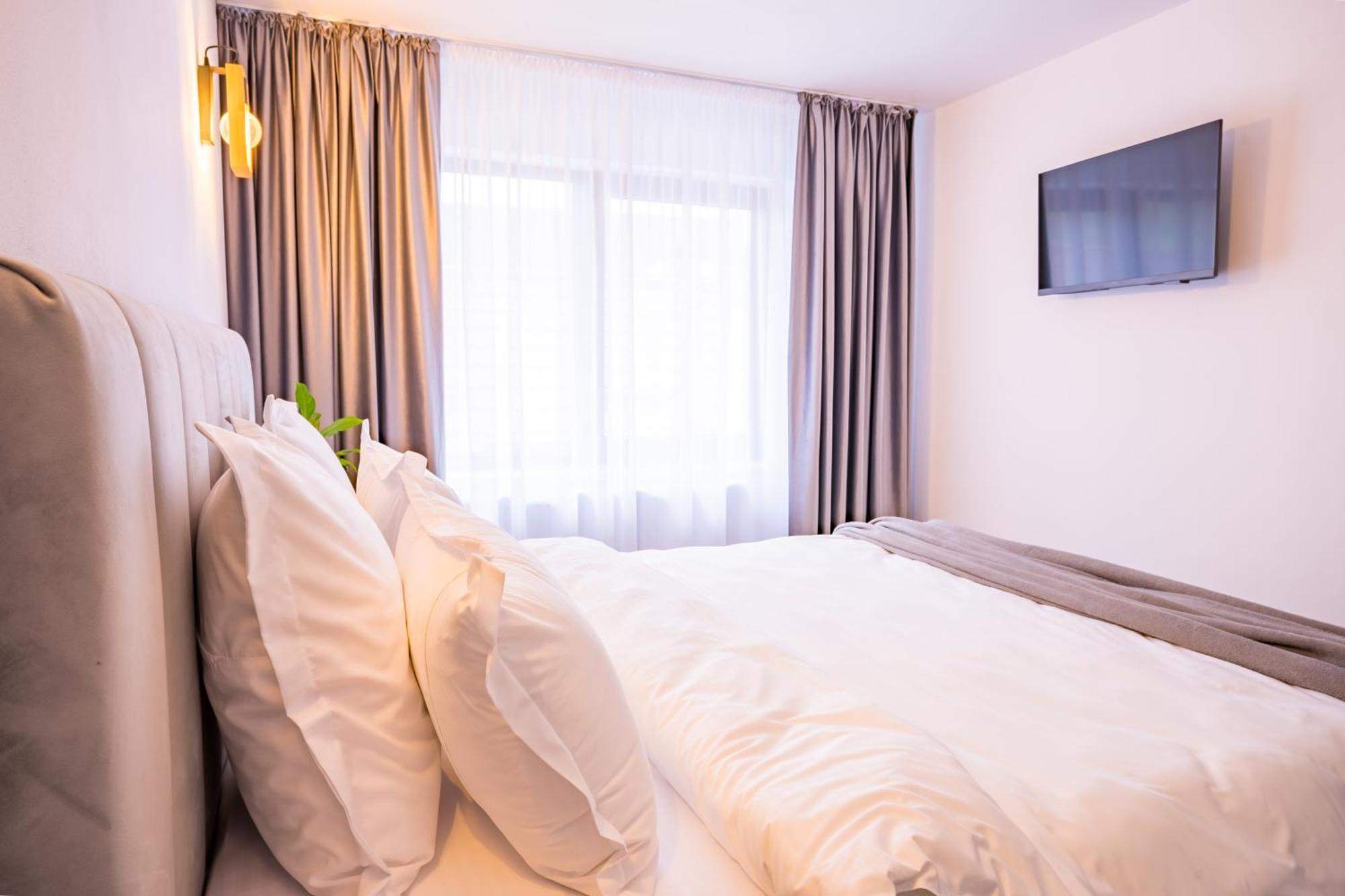 Casa Zuz Voronet Hotel Гура Хуморулуй Екстериор снимка