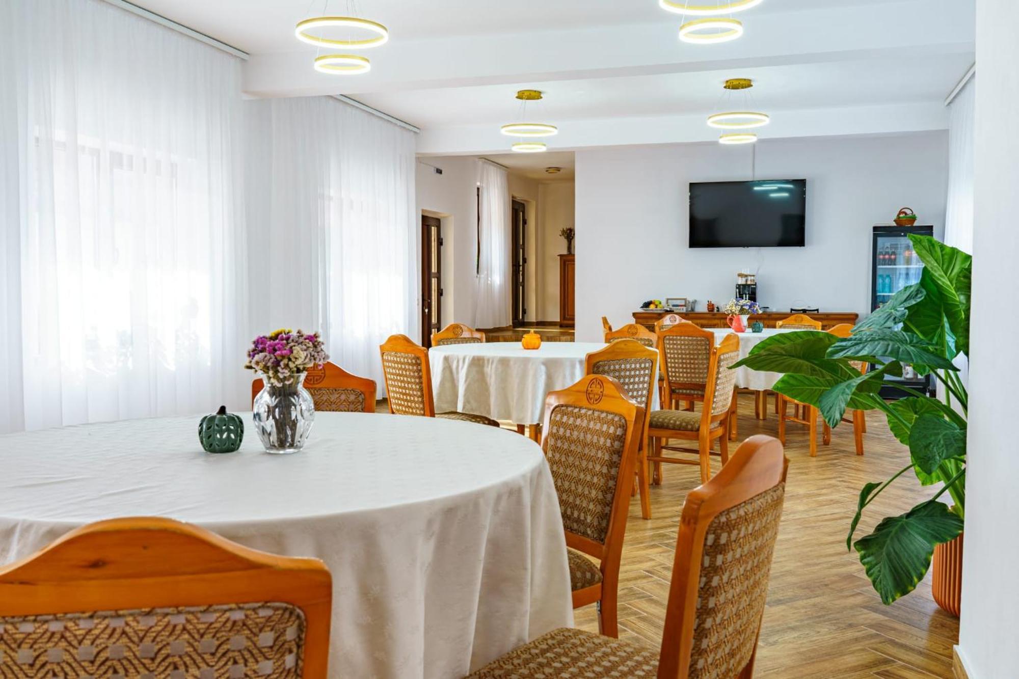 Casa Zuz Voronet Hotel Гура Хуморулуй Екстериор снимка
