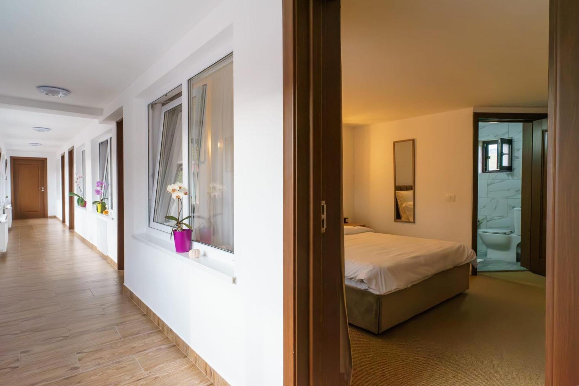 Casa Zuz Voronet Hotel Гура Хуморулуй Екстериор снимка
